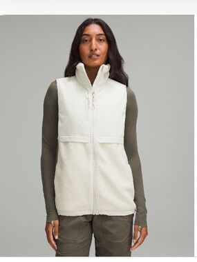 Lululemon Cinch-Hem fleece Vest, size 6, like new